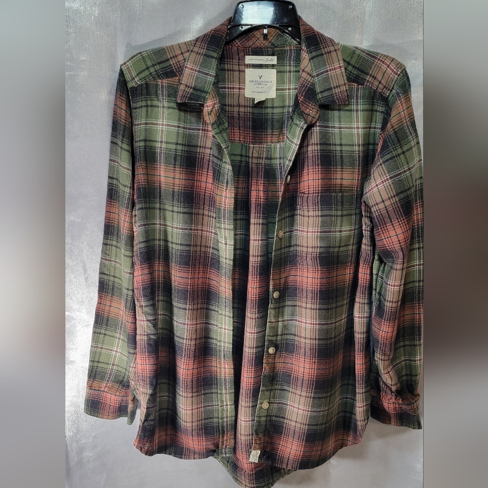 Vintage American Eagle Outfitters Green and Pink Classic Plaid Shirt